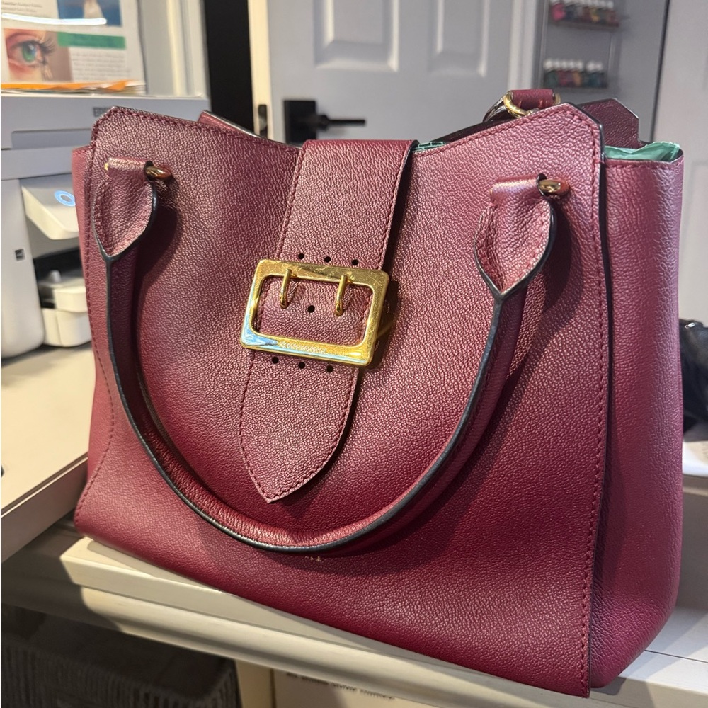 Burberry Buckle Medium Tote - Picture 4 of 11